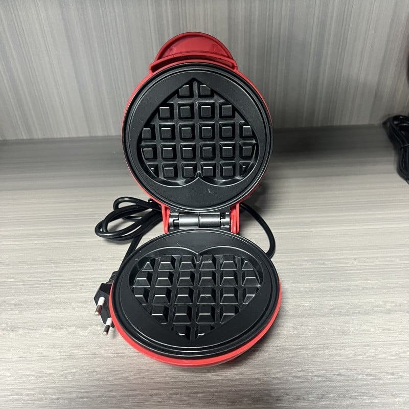 🎄Christmas Special: 48% Off🍳 Mini Electric Baking Pan & Waffle Maker